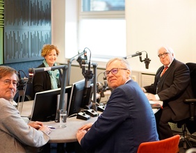Hannes Eichmann, Bettina Barnay, Alfred Solder, Johannes Leopold Mayer im Studio