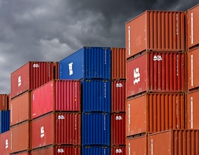 Container im Hafen von Hamburg