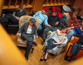 Studierende im Ö1 Hörspielstudio