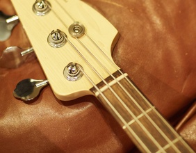 Hals einer Bassgitarre