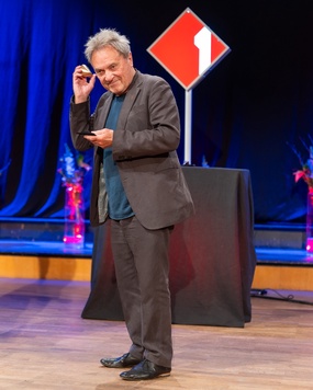 Wolfram Berger mit Oloid