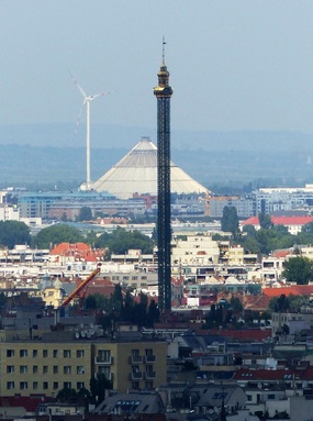 ÖNB/WENZEL-JELINEK Kettenkarussell im Prater, dahinter das Rinterzelt, Archivaufnahme