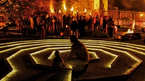 Nächtliches Labyrinth