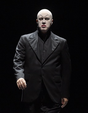 Nicholas Ofczarek in "Mephisto"