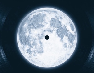 Schallplatte mit Mond