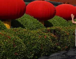 APA/AFP/SAM YEH Mann betet vor einem Tao-Tempel in Taipei
