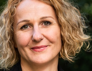 SABINE T. KöSZEGI (C) LUIZA PUIU Sabine T. Köszegi