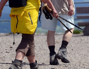 DPA/PATRICK SEEGER Zwei Wanderer