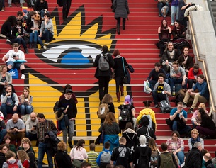 Leipziger Buchmesse Stiegenaufgang mit dem Logo der Leipziger Buchmesse
