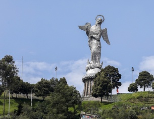 PICTUREDESK.COM/ROBERTHARDING/GODONG Die Jungfrau von El Panecillo, auch bekannt als die Jungfrau von Quito