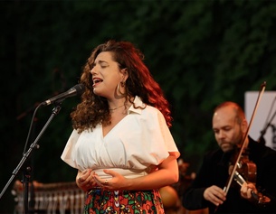 Júlia Kozáková und Band bei Glatt & Verkehrt 2026