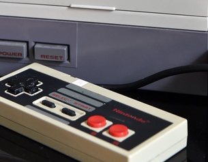Alte Nintendo-Spielkonsole