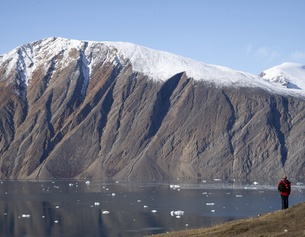 Küstenzeile in Ost-Grönland