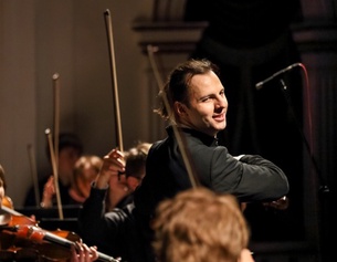ANTON ZAVJALOV Teodor Currentzis