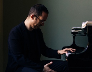 Igor Levit - ROBBIE LAWRENCE Igor Levit am Klavier