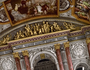 PICTUREDESK.COM/DPA Burgtheater innen mit den Deckengemälden von Ernst Klimt und Franz Matsch, koloriertes Foto um 1900