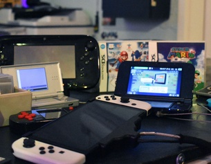 Diverse Spielhandhelds