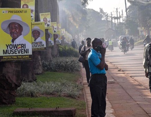 Straßenszene in Uganda