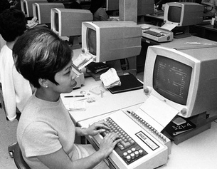 AP PHOTO Ein Büro in California in den 60er Jahren