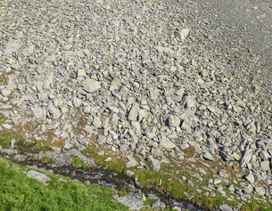 Gesteinserosion in den Schweizer Alpen