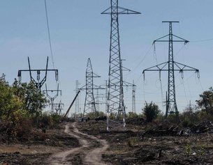 Zerstörte Stromleitungen in der Nähe von Donesk