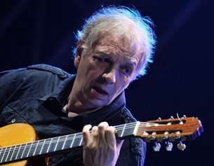 AFP/SERGEI SUPINSKY Ralph Towner