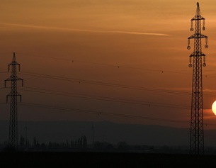 Sonnenuntergang vor Strommasten