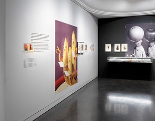 Henry Rox' Fotoskulpturen in Photoinstitut Bonartes, Ausstellungsansicht