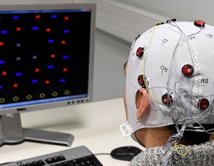 AFP/JEAN-PIERRE CLATOT Ein Gehirn-Computer-Interface