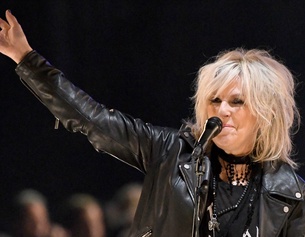 PICTUREDESK.COM/AP/CHRIS PIZZELLO Lucinda Williams