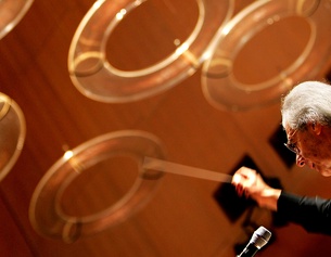 PICTUREDESK.COM/AFP/GREG WOOD Lalo Schifrin