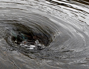 AP/JOE GIBLIN Wasserwirbel