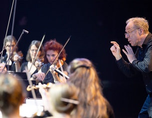 Alfredo Bernardini mit seinem Orchester Zefiro.