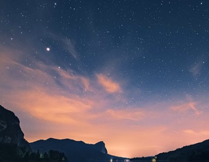 PICTUREDESK.COM/WESTEND61/VALENTIN WEINHÄUPL Sternenhimmel