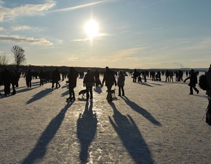APA/DPA/BERND VON JUTRCZENKA Eisläuferinnen
