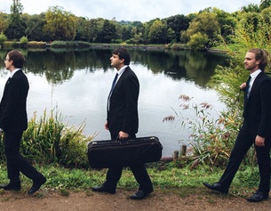 Mithras Trio, Ausschnitt des CD-Covers