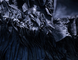 ORF/JOSEPH SCHIMMER Schwarzes Papier