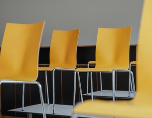Klassenzimmer: Stühle