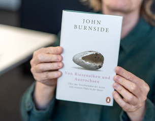 "Von Riesenalken und Auerochsen" von John Burnside
