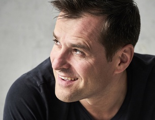KAUPO KIKKAS Holger Falk
