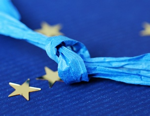 ORF/URSULA HUMMEL-BERGER EU-Sterne mit Knoten