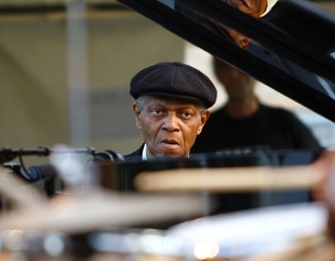 APA/AFP/VALERY HACHE McCoy Tyner am Klavier