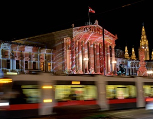 PICTUREDESK.COM/AFP/JOE KLAMAR Victoria Coeln - Das Parlament im Licht der Menschenrechte