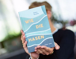 "Wie die Hasen" von Anna Silber
