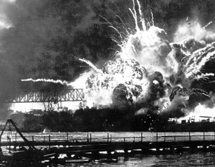 AP/US NAVY Explodierende USS Shaw beim japanischen Angriff auf Pearl Harbor, 1941