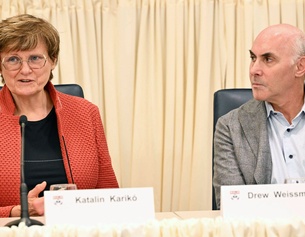 PICTUREDESK.COM/AFP/MANDEL NGAN Katalin Kariko und Drew Weissman