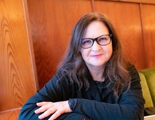 Bettina Balàka