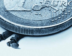 Grafik: Ein Mann von einer Euromünze begraben