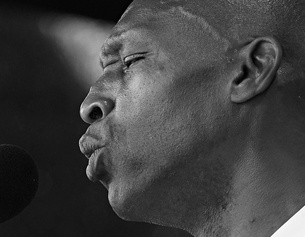 Dean Bowman, Inntöne