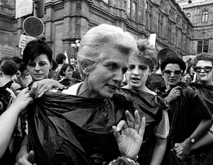 Freda Meissner-Blau bei der Anti-Atomkraft Demonstration in Wien am 15.05.1986
